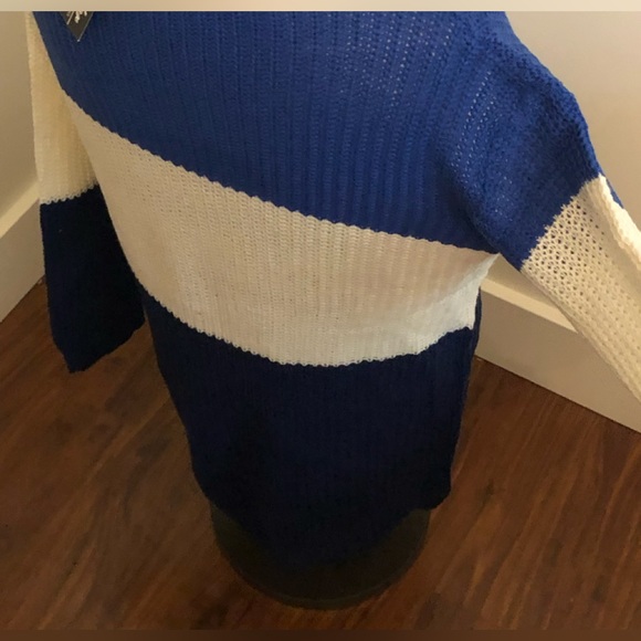 Blue Color Block Sweater - Picture 5 of 9